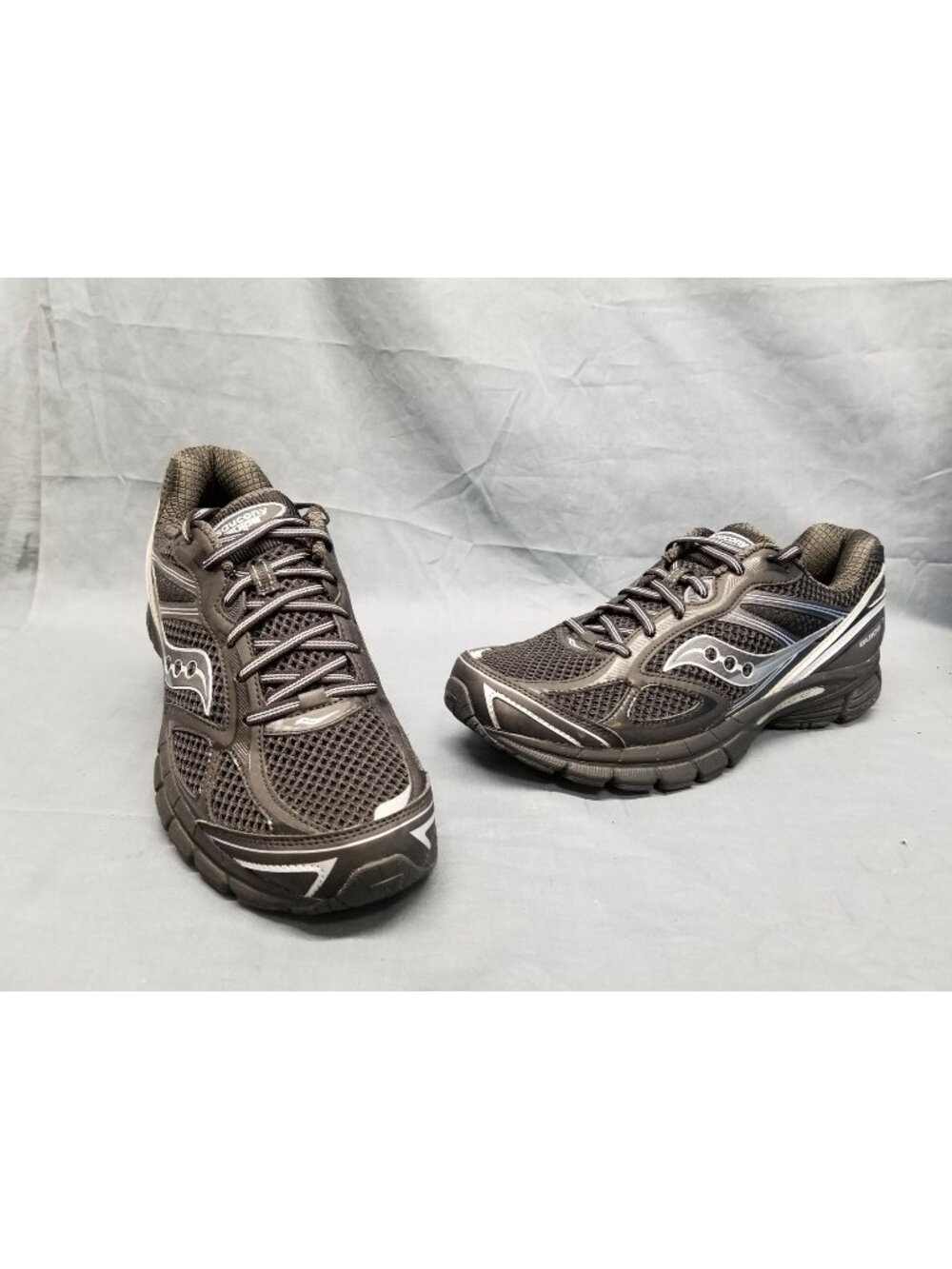 Saucony ProGrid Guide 7 Black Silver Men's Size 10.5 NEW NO BOX!